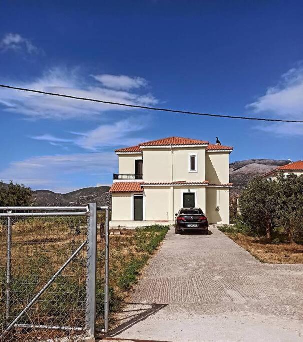 Villa Rania: Ευάερη Βίλα Με Θέα Τη Θάλασσα Lixouri Exterior foto